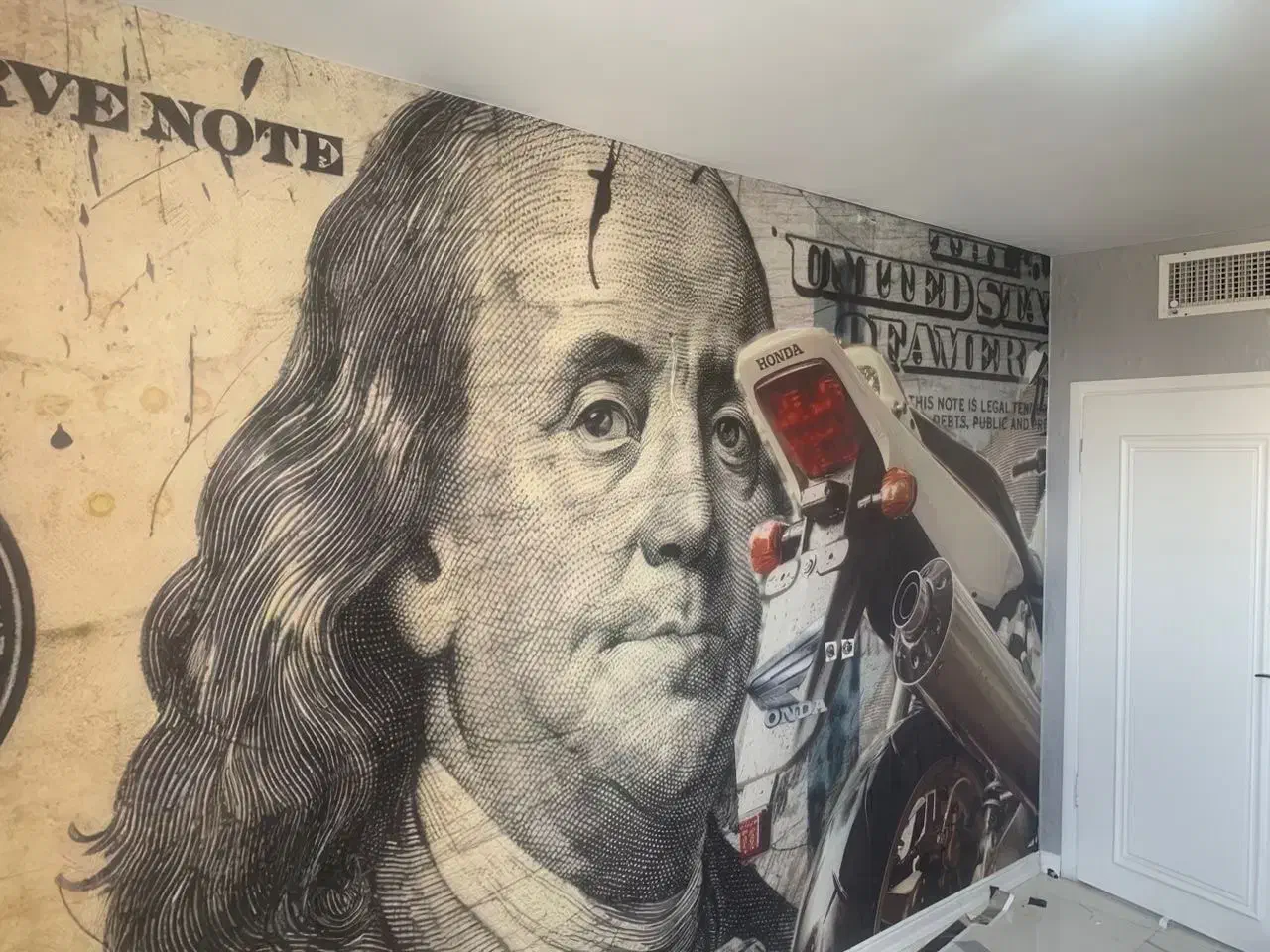 فروش ویژه ۵۰٪ تخفیف کاغذ دیواری|مصالح و تجهیزات ساختمان|اصفهان, کوی شهید کشوری|دیوار