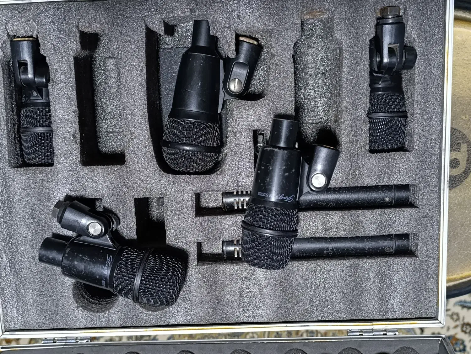 میکروفن|درام و پرکاشن|رشت, گلسار|دیوار