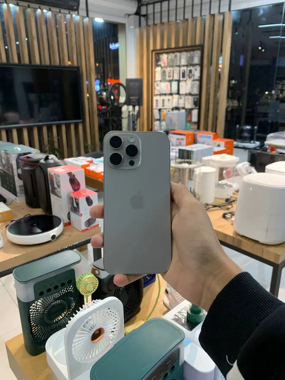 16promax 256|موبایل|یزد, |دیوار