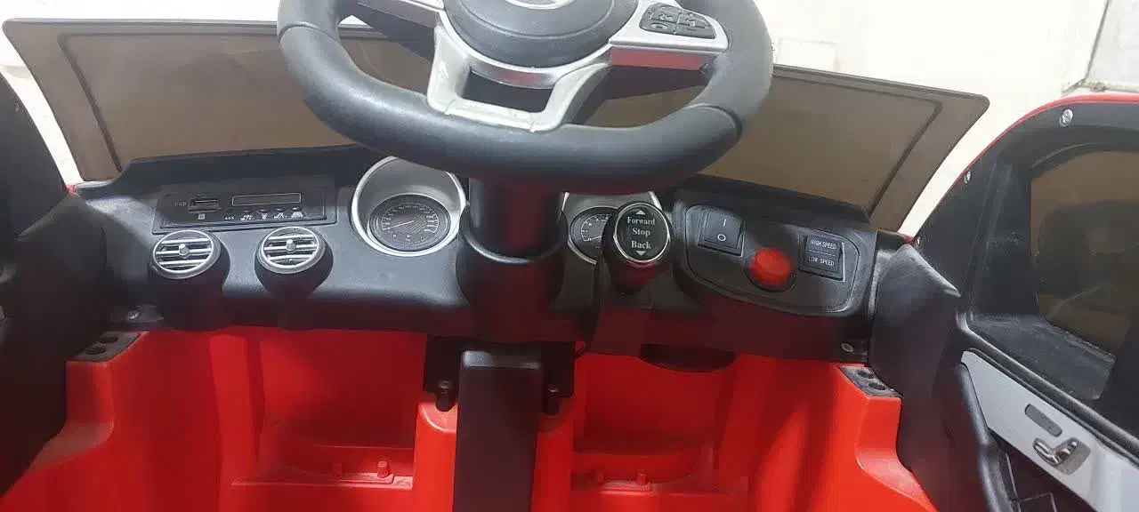 ماشین اسباب بازی|اسباب‌‌بازی|شیراز, باغ تخت|دیوار