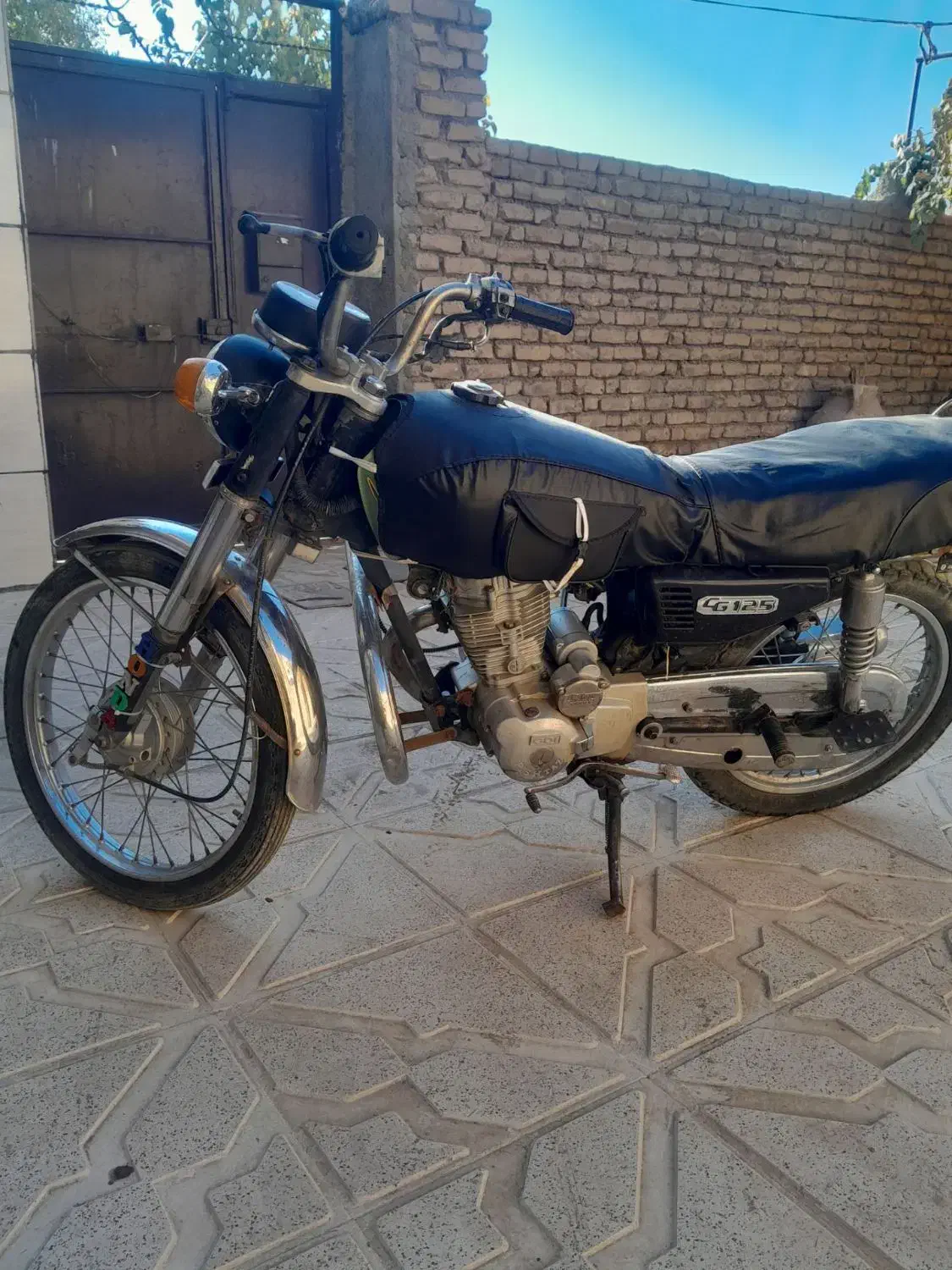 موتور|موتورسیکلت|نیشابور, گنبد سبز|دیوار