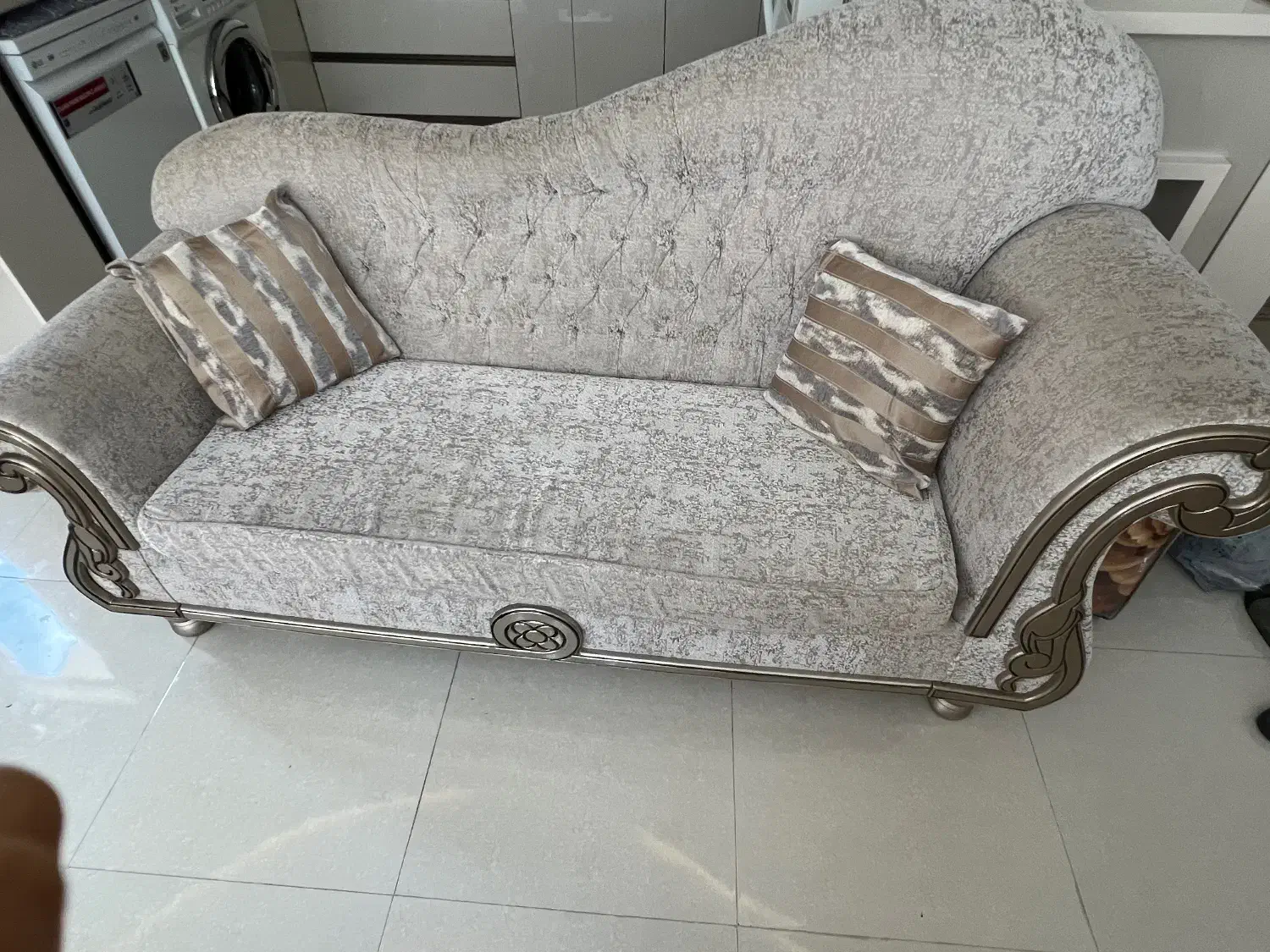 مبل سه نفره کاملا سالم بدون اسیب|مبلمان خانگی و میز عسلی|همدان, |دیوار