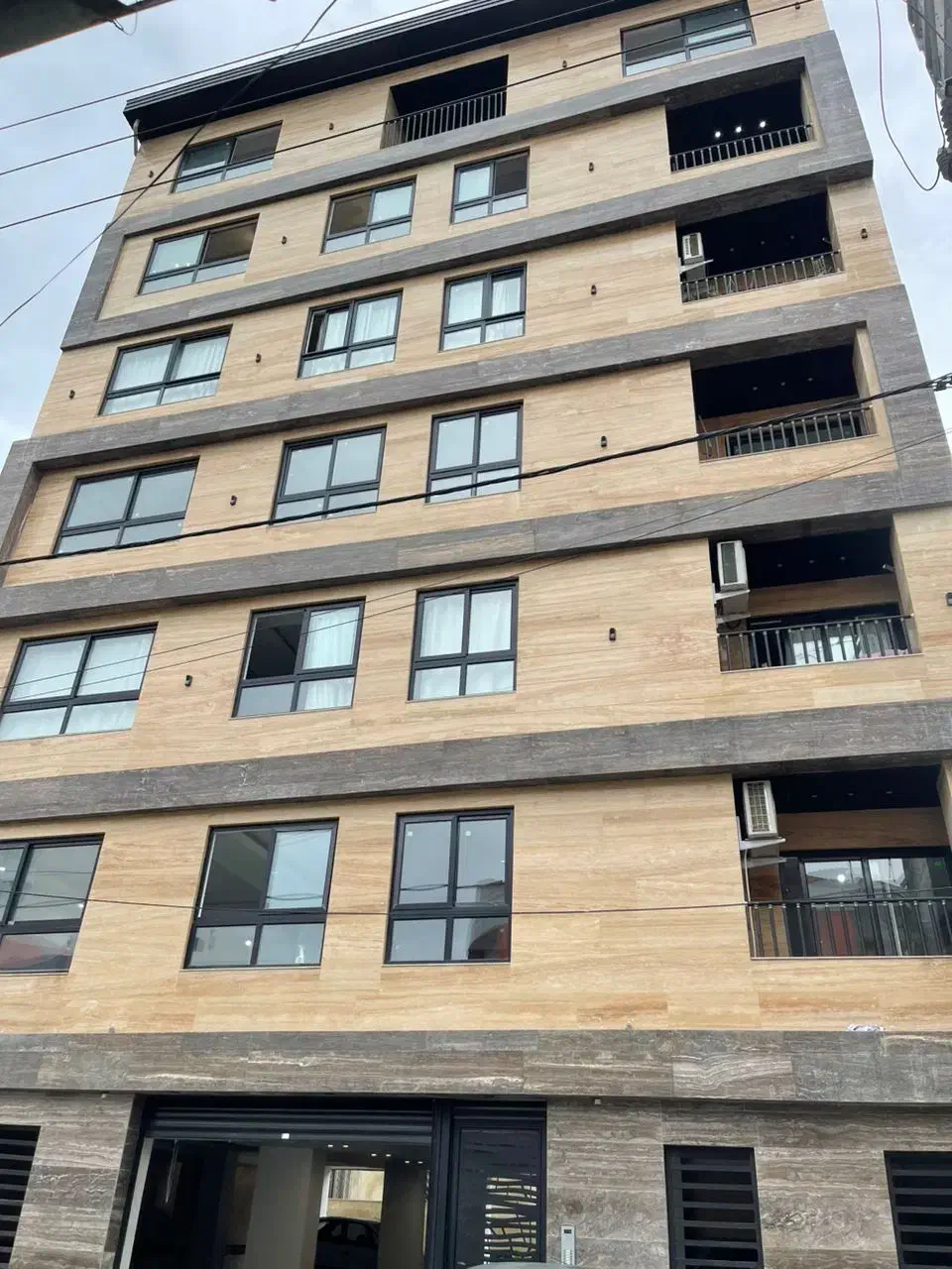 یک واحد 115 متری واقع درچالوس خیابان زمرد|فروش آپارتمان|چالوس, |دیوار