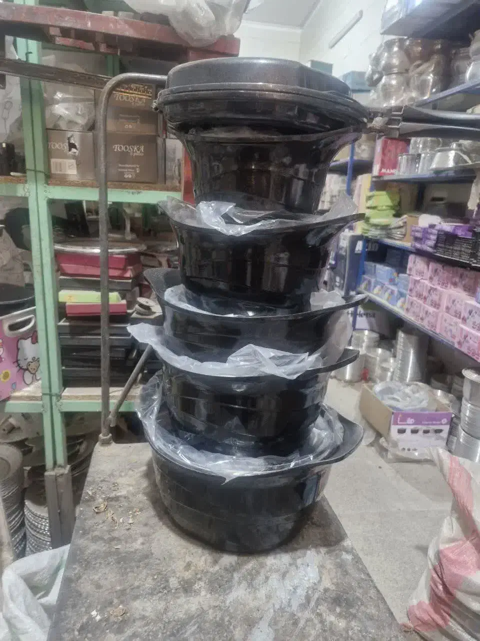 قابلمه چدن|ظروف پخت‌وپز|قم, قلعه کامکار|دیوار