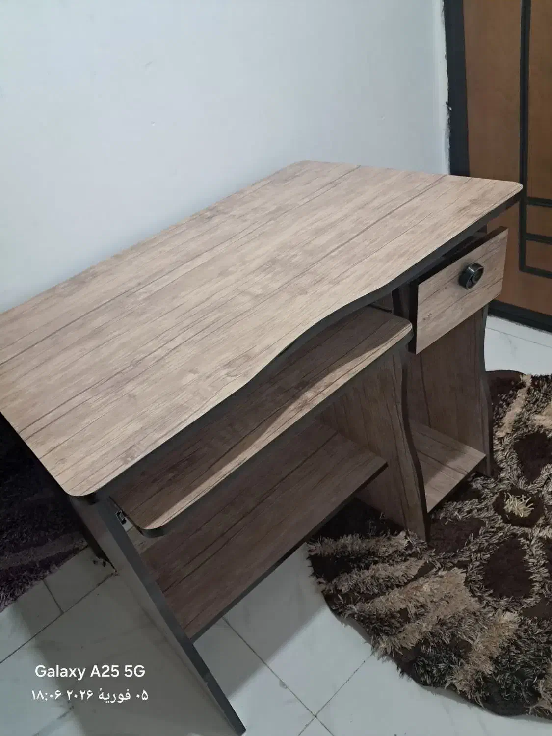 میز|میز تحریر و کامپیوتر|رشت, آزادگان|دیوار