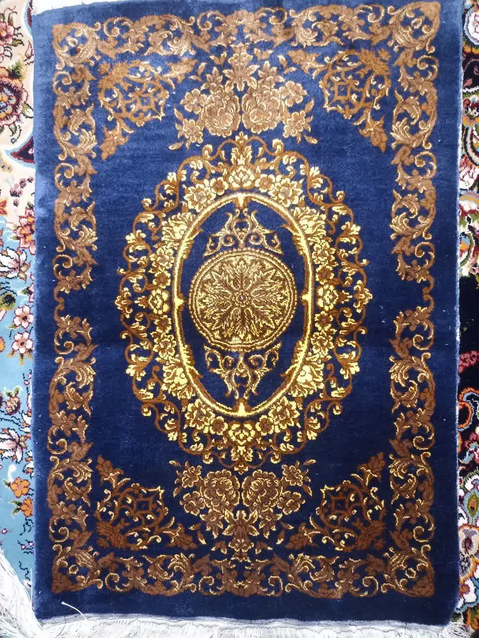 تابلو فرش دستباف به اندازه ۶۰ در ۴۰ تمام ابریشم|تابلو فرش|قم, علی آباد|دیوار