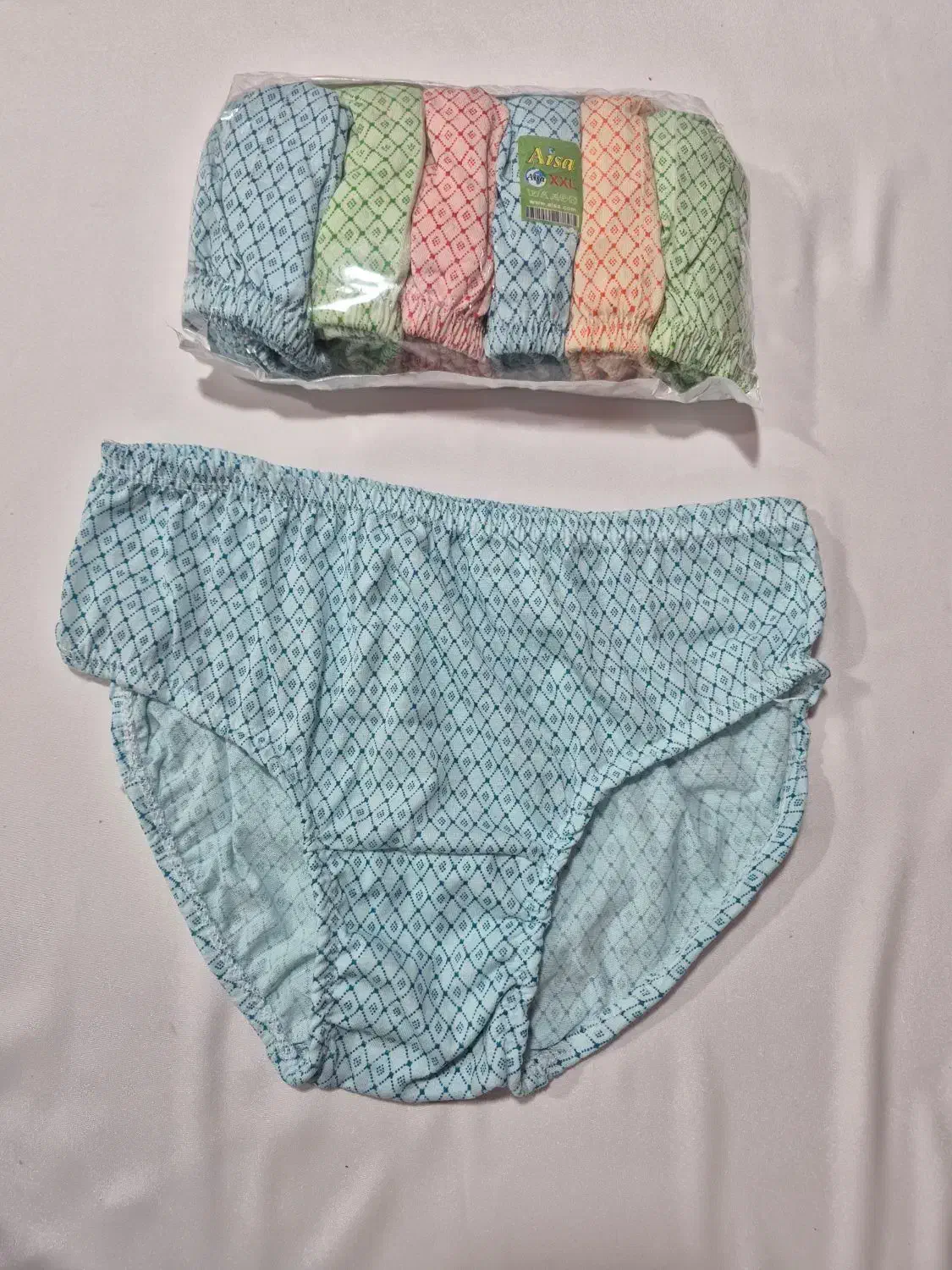 شورت لیفه ای|لباس|قم, ولیعصر|دیوار