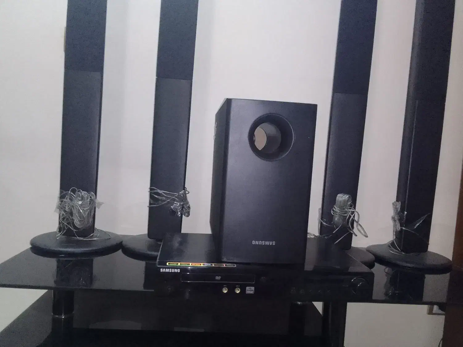 دستگاه سینمای خانگی با میز شیشه ای زیر تلویزیونر|سیستم صوتی خانگی|تهران, شهرک شهرداری|دیوار