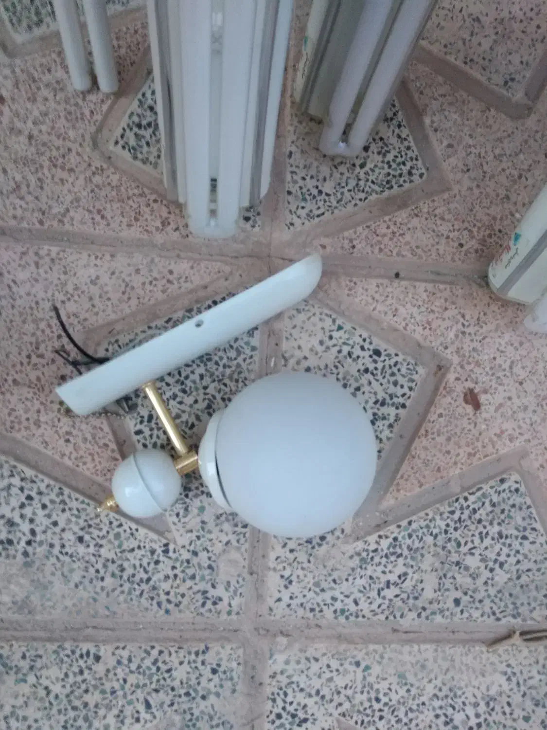 لامپ مهتابی|لامپ و چراغ|شاهینشهر, خانه کارگر|دیوار