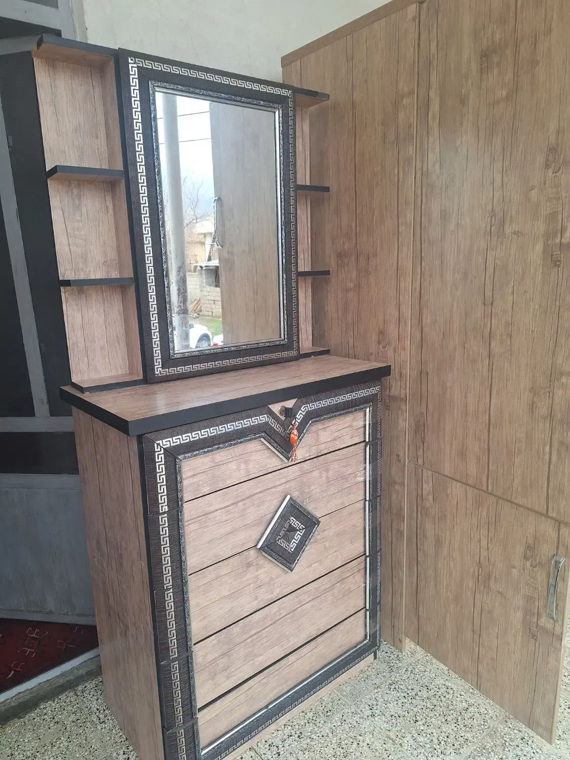 کمد و دراور|جاکفشی، کمد، دراور|گنبد کاووس, |دیوار