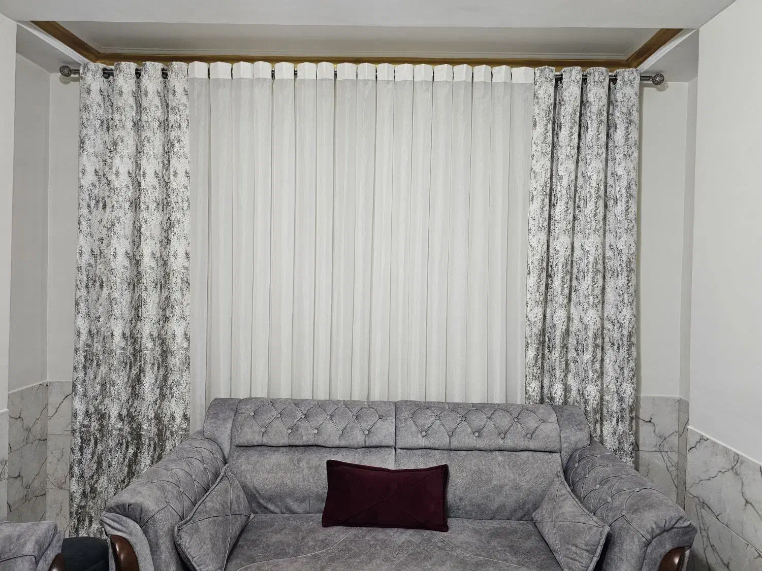 پرده کاملا سالم|پرده، رانر، رومیزی|تهران, شهرک ولیعصر جنوبی|دیوار