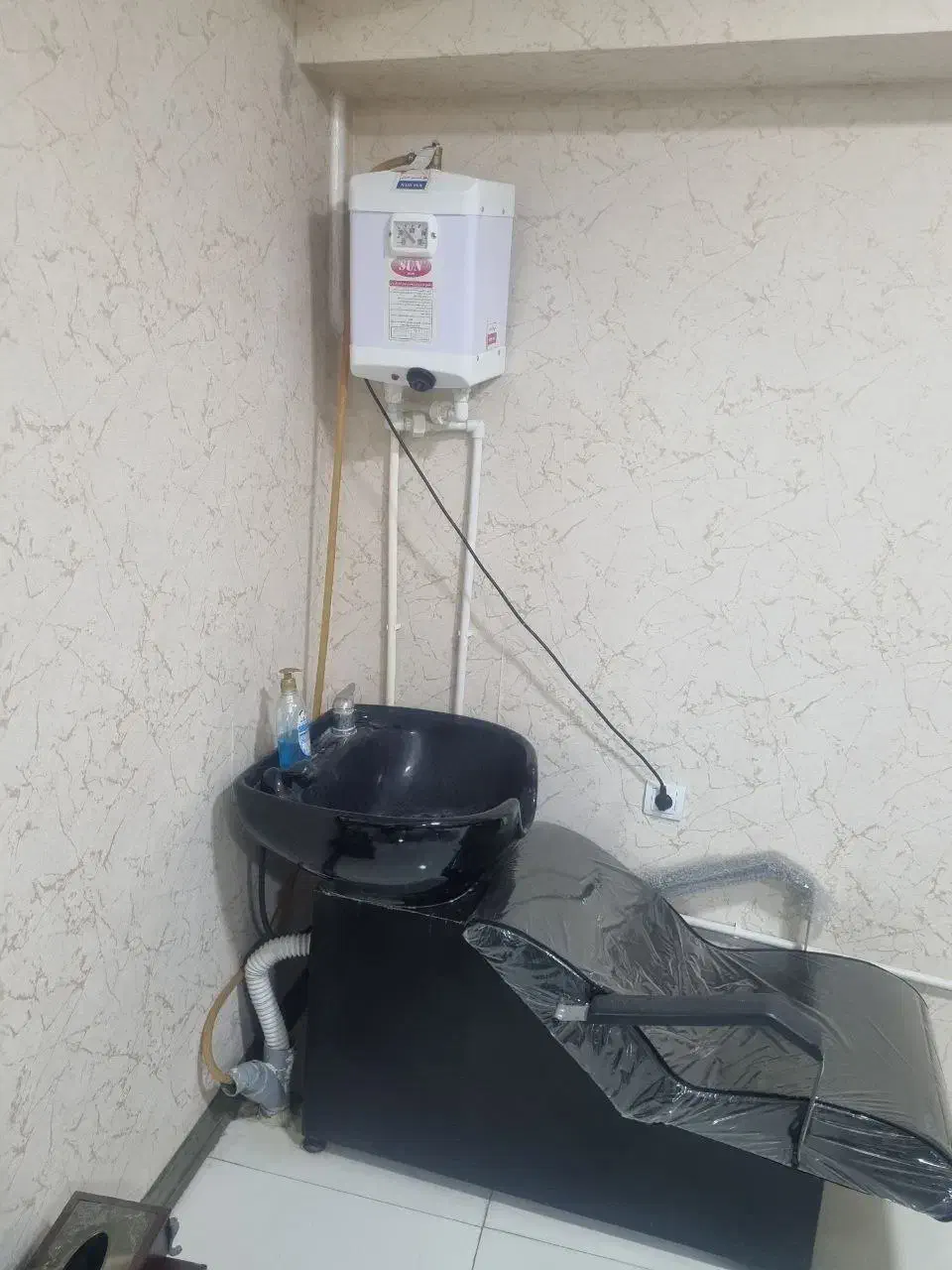 لوازم آرایشگاه زنانه|آرایشگاه و سالنهای زیبایی|قیدار, |دیوار