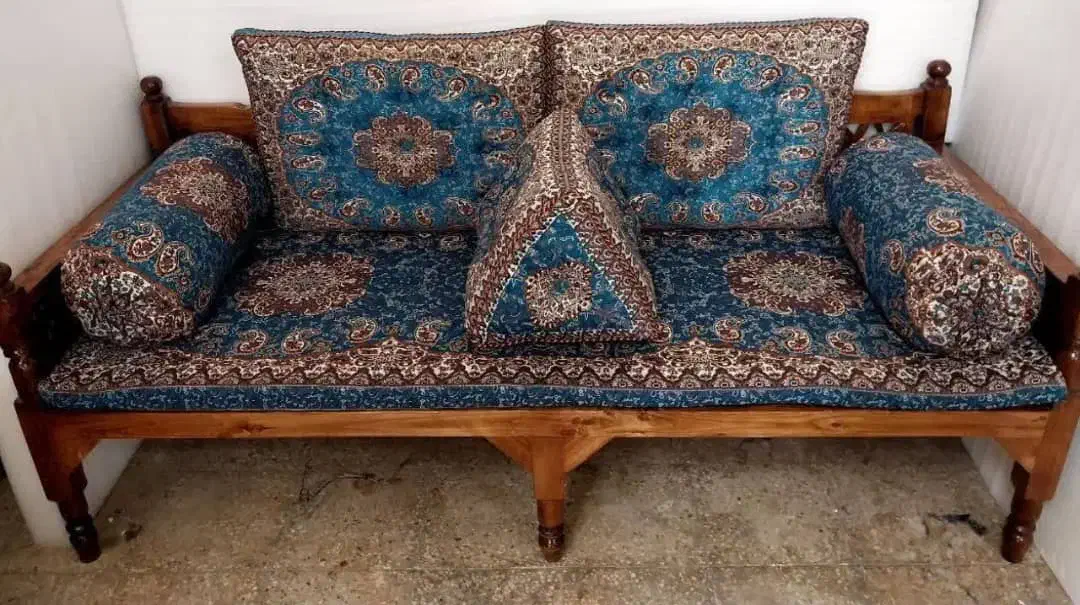 شاهنشین سنتی|پشتی|بروجرد, |دیوار