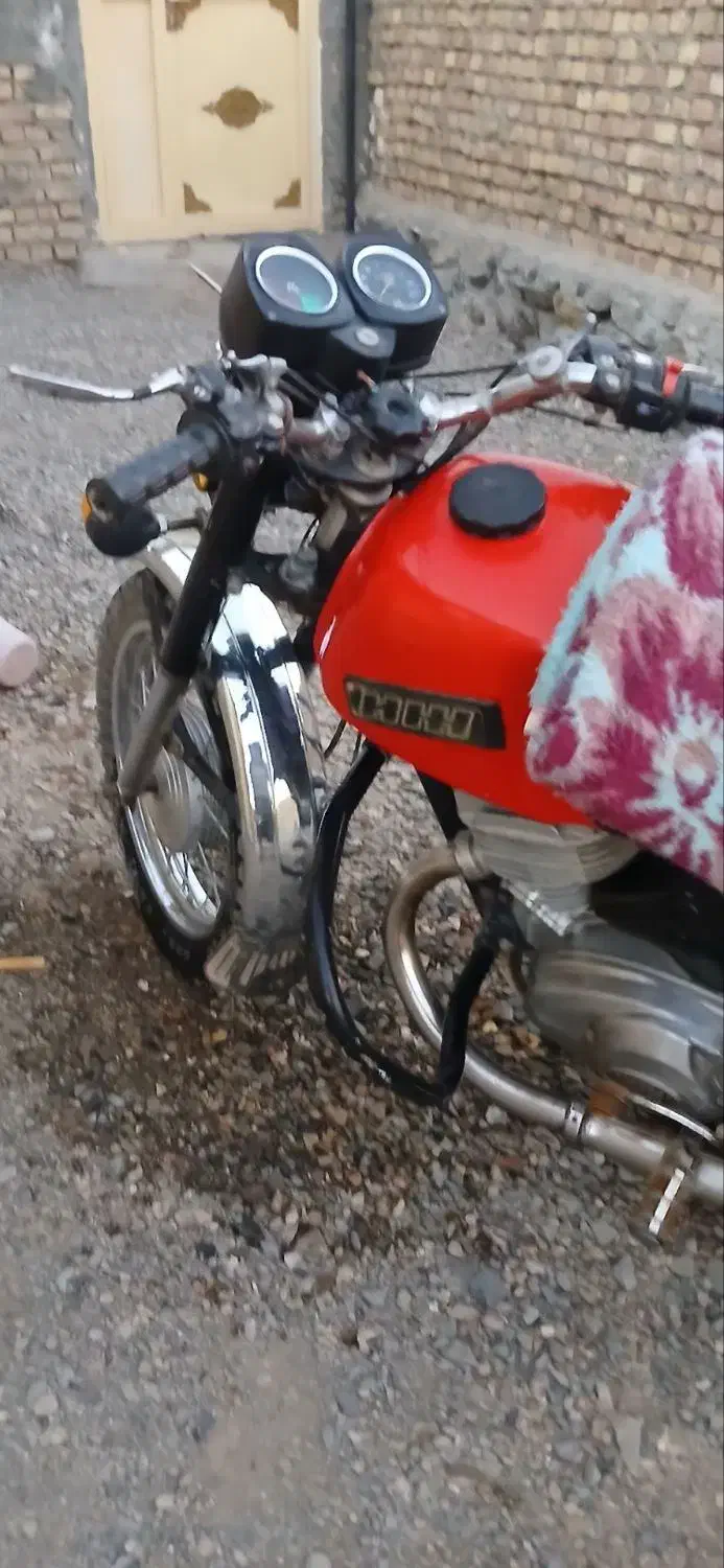 متور ایژ. تمیز|موتورسیکلت|جلگه ماژان, |دیوار