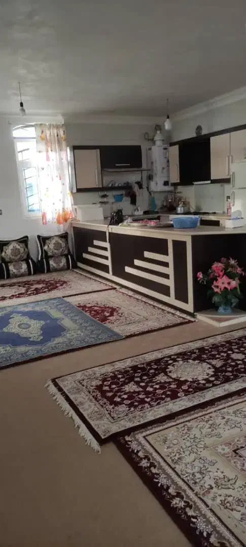 منزل طبقه دوم ۲خواب حیاط دار|اجارهٔ خانه و ویلا|شیراز, محراب|دیوار