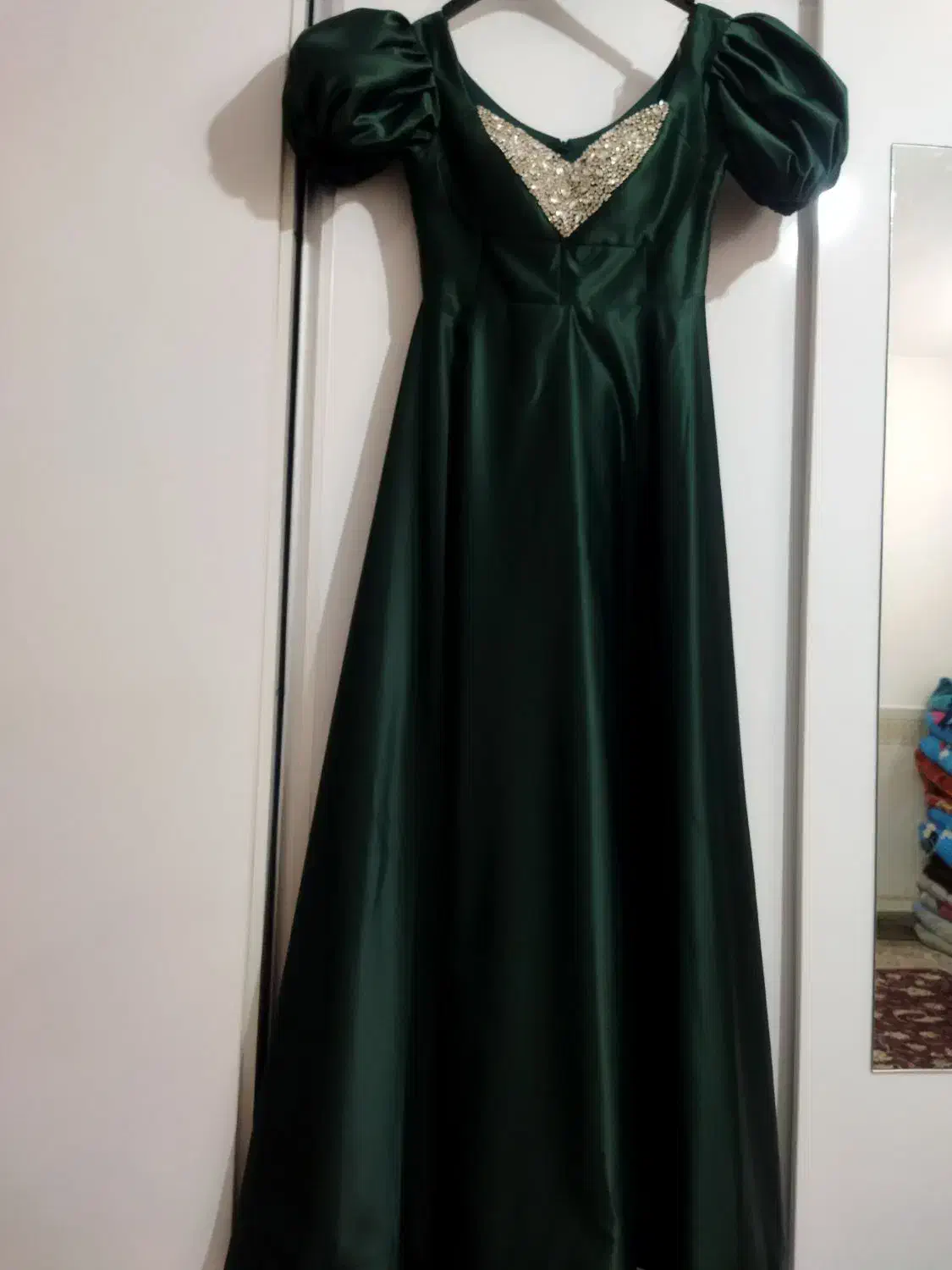 لباس مجلسی|لباس|کبودرآهنگ, |دیوار