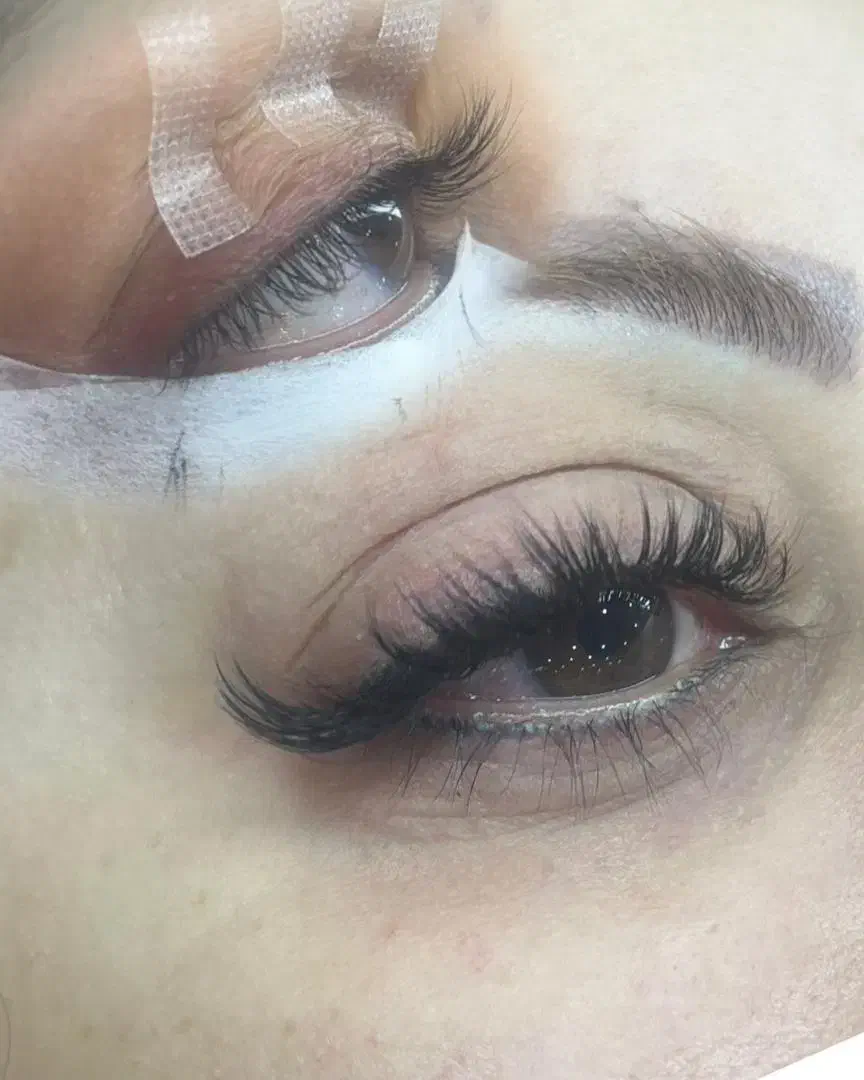 اکستنشن مژه به قیمت مواد|خدمات آرایشگری و زیبایی|بوشهر, |دیوار