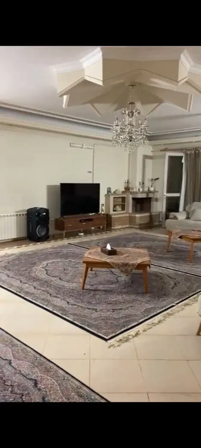 آپارتمان ۲۰۰ متری تمیز/ شهرک بانک صادرات|اجارهٔ آپارتمان|کرمان, |دیوار