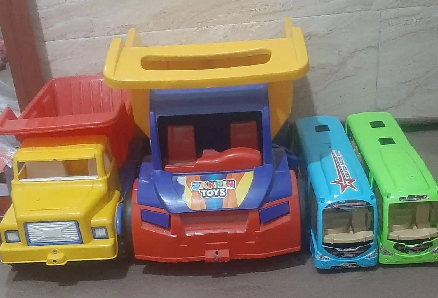 اسباب بازی ماشین|اسباب‌بازی بچه|باغستان, |دیوار