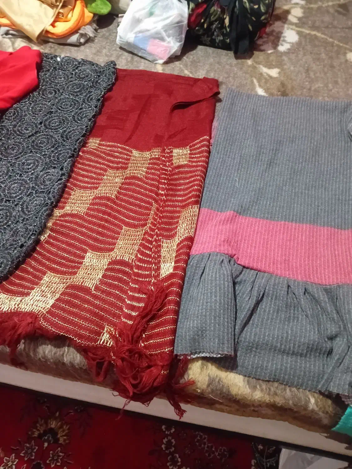 شال|لباس|مشهد, شیرودی|دیوار