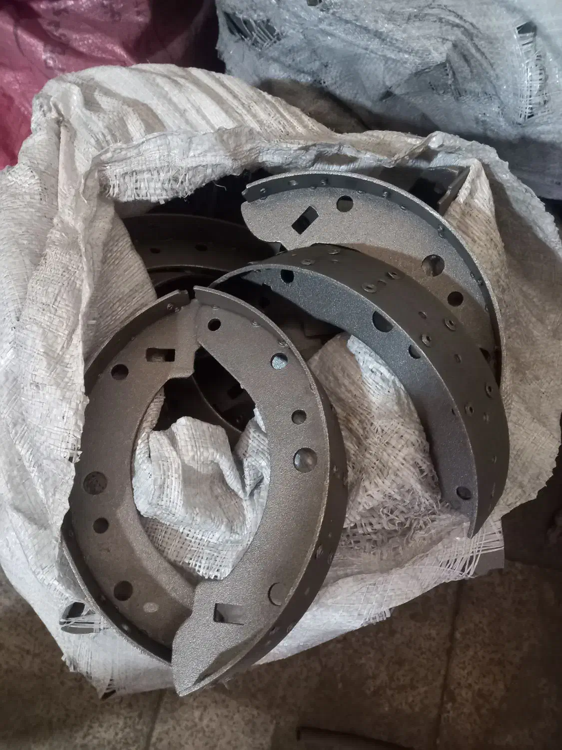 کفشک لنت عقب پیکان|قطعات یدکی و لوازم جانبی|پردیس, سیاه سنگ|دیوار