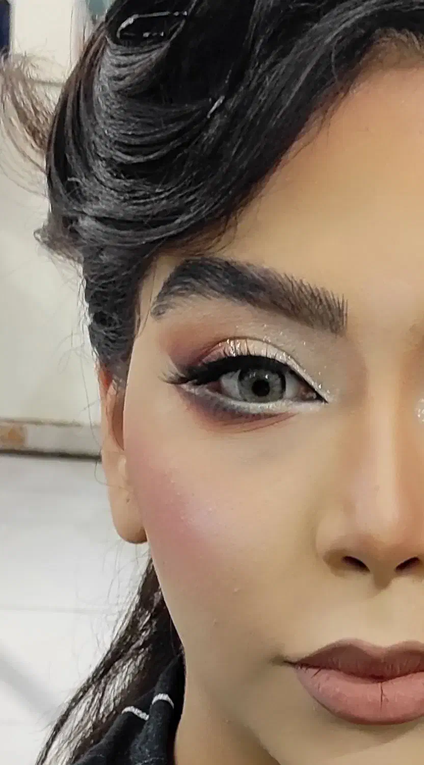 میکاپ و شنیون|خدمات آرایشگری و زیبایی|قم, ولیعصر|دیوار