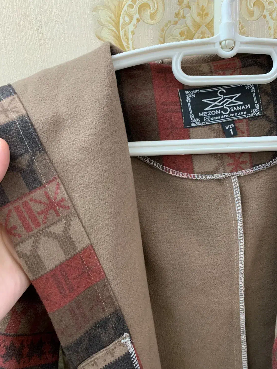 پالتو فوتر طرحدار کاملا در حد نو|لباس|کاشان, باغ ماجد|دیوار