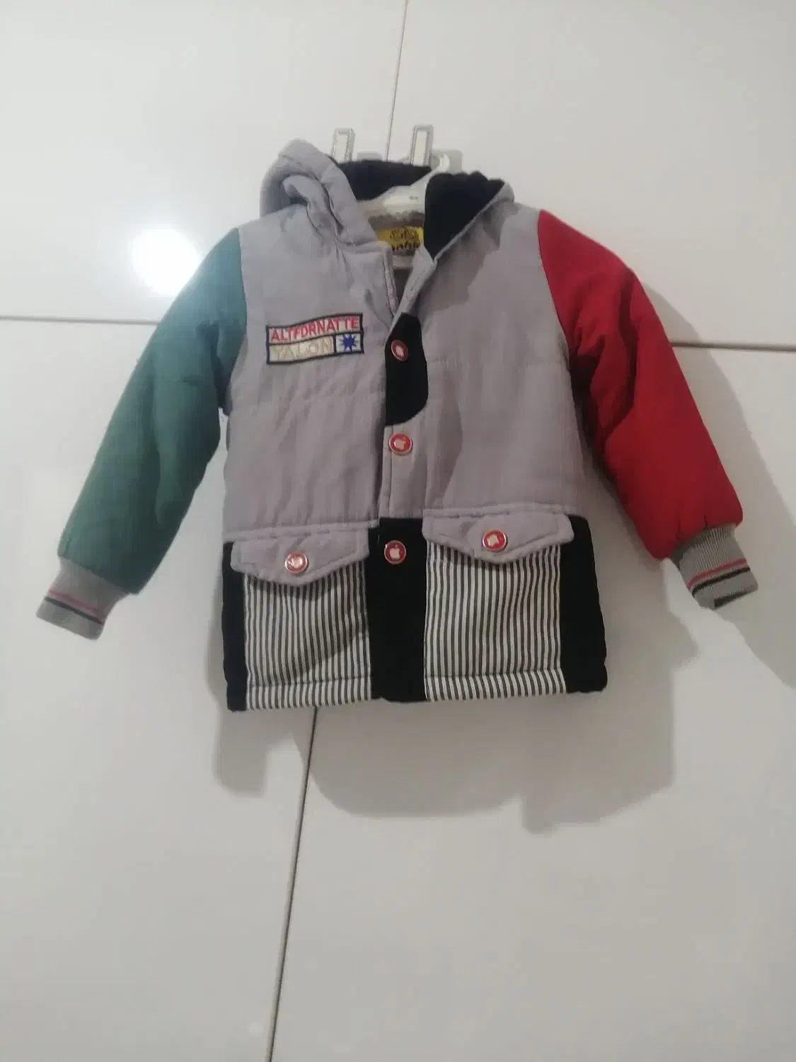 کاپشن سالم و زیبا|کفش و لباس بچه|سنندج, |دیوار