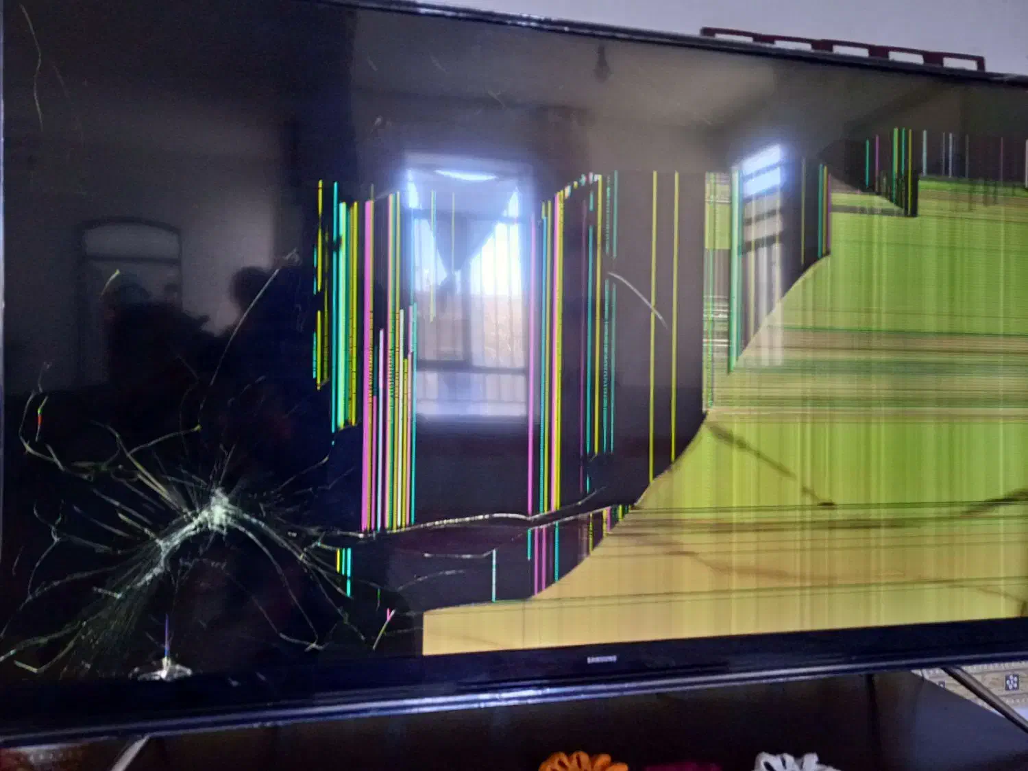 تلویزیون ال ای دی شکسته|تلویزیون و پروژکتور|بیرجند, |دیوار