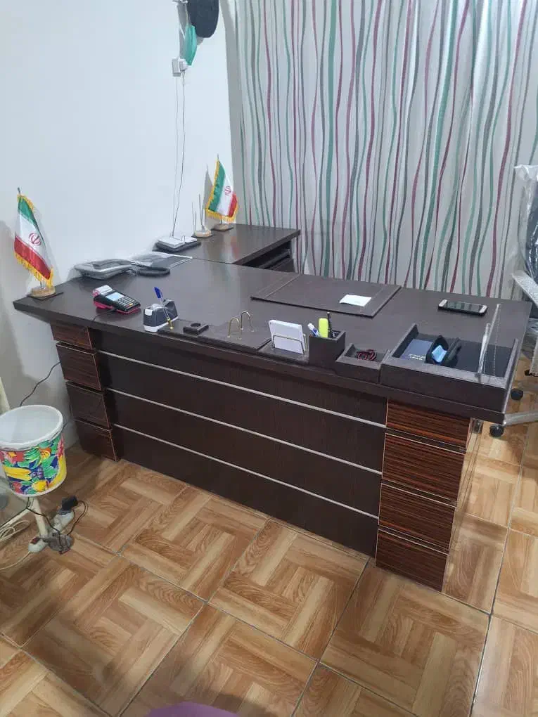 میزمدیریت با۳کشو نو|مبلمان اداری|کرج, شهرک رضوانیه|دیوار