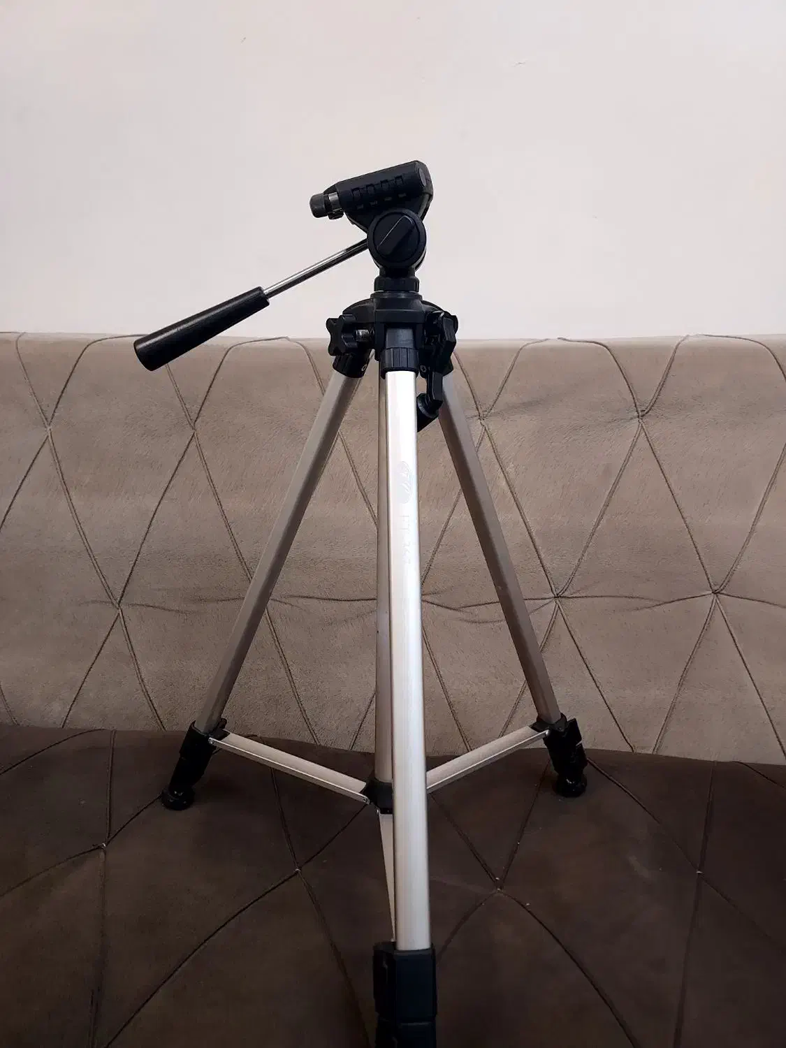 پایه دوربین|دوربین عکاسی و فیلم‌برداری|تهران, قیام|دیوار