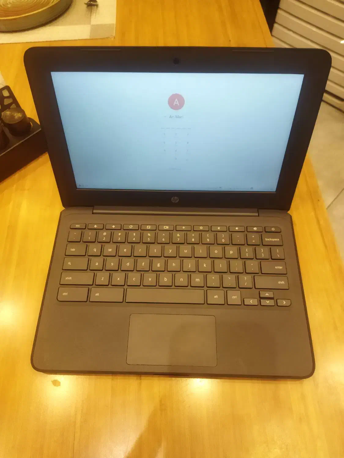 لبالب|رایانه همراه|شیراز, نیایش|دیوار