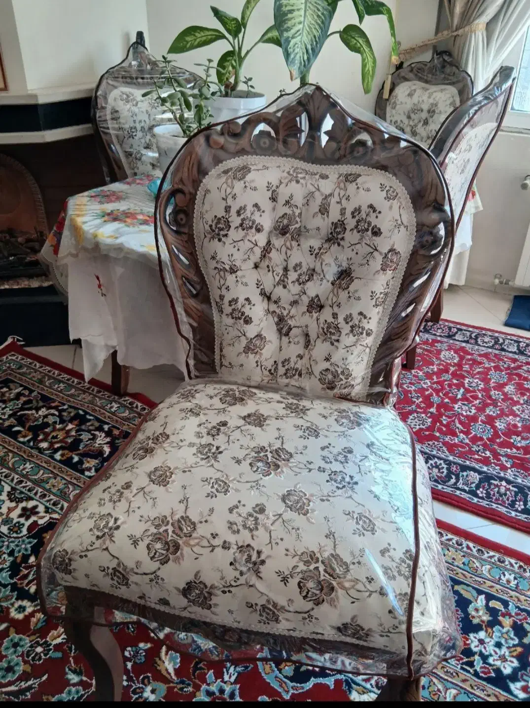 میزناهارخوری شش نفره همراه چهارعدد صندلی|میز و صندلی غذاخوری|ملکآباد, |دیوار