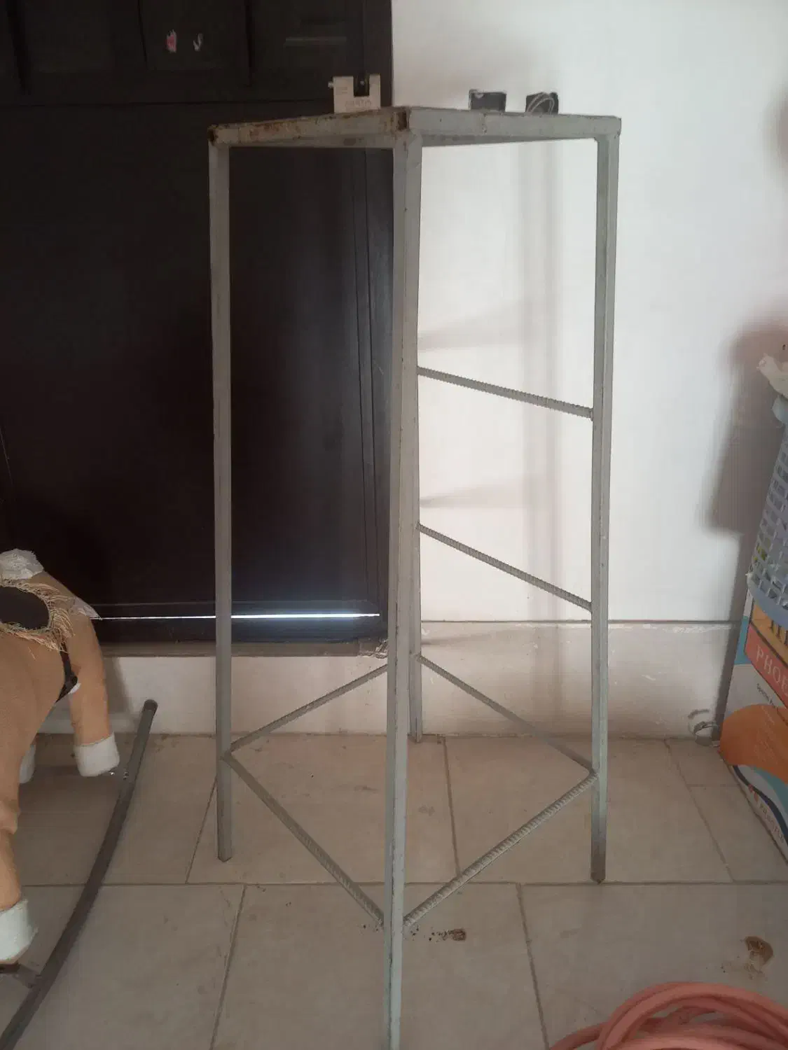 چهار پایه آهنی سنگین|مصالح و تجهیزات ساختمان|بهارستان, |دیوار