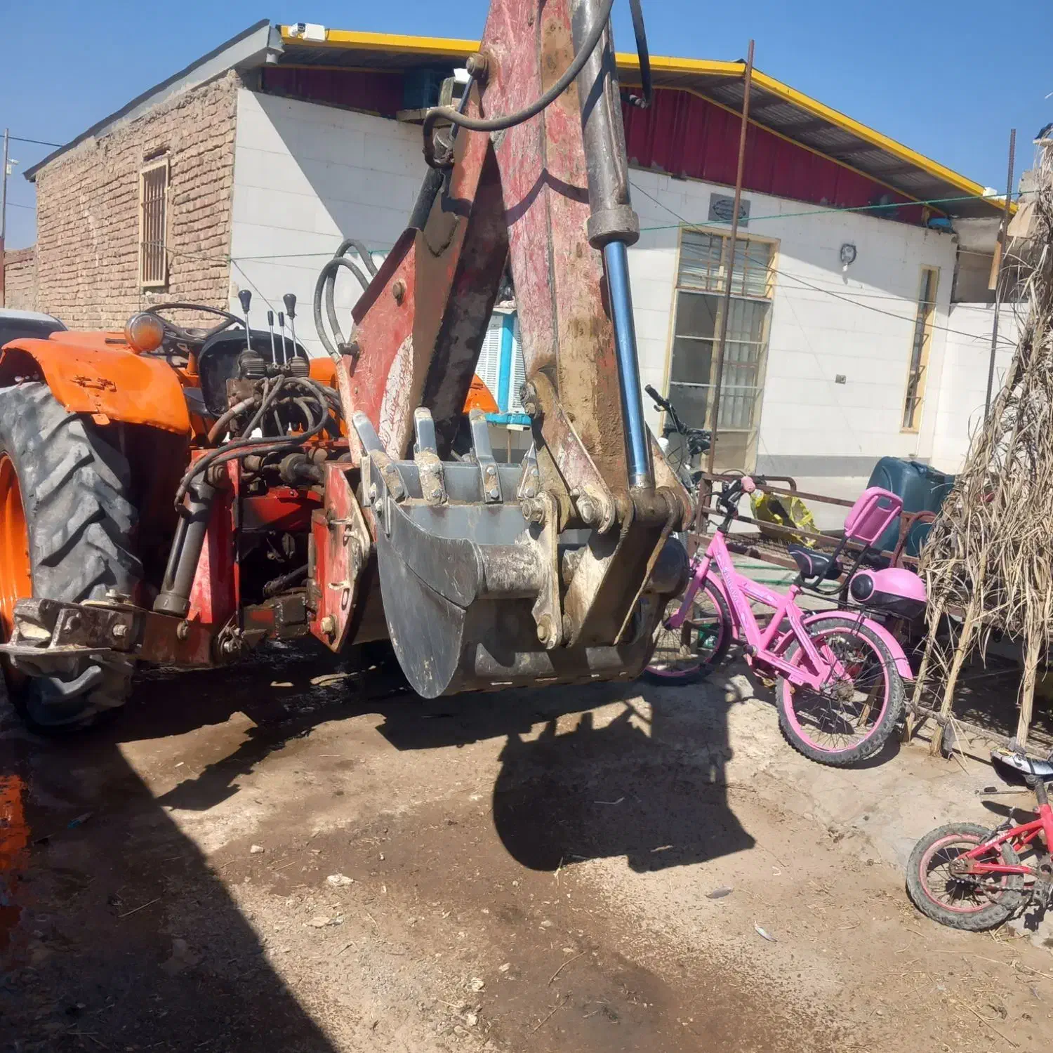 تراکتور فیات همراه با بیل زینلی|خودرو سنگین|یزدان شهر, |دیوار