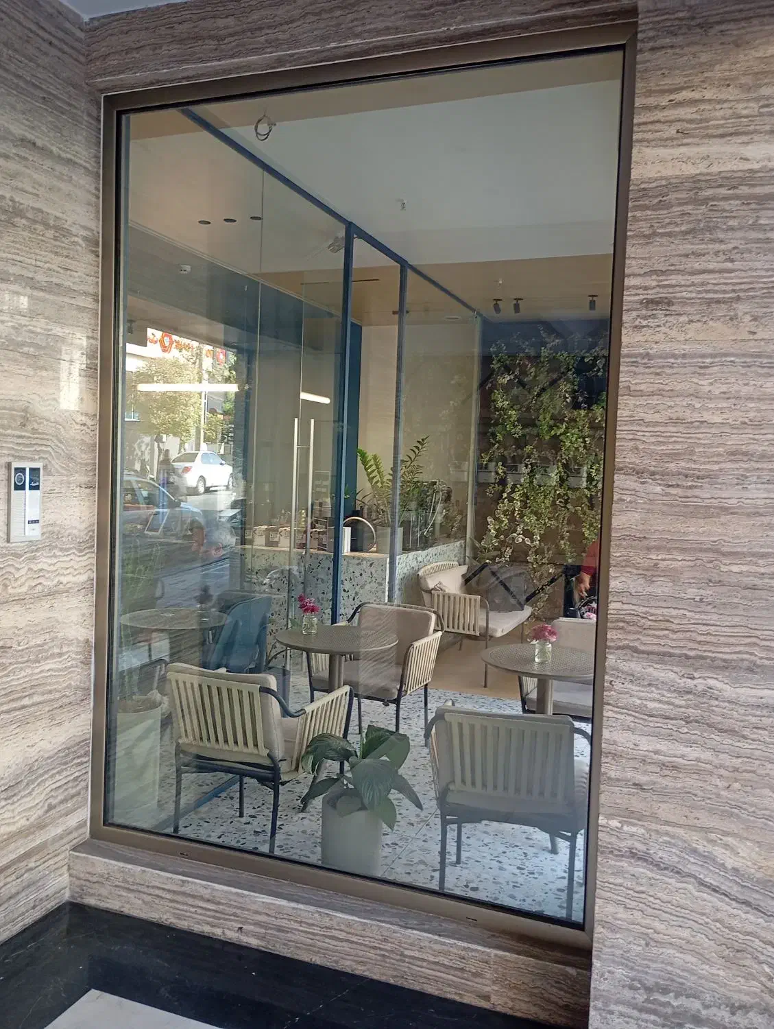 نصاب و نیروی ساده جهت نصب در و پنجره نیازمندیم|استخدام معماری، عمران و ساختمانی|تهران, پاسداران|دیوار