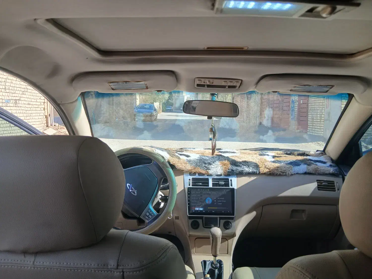 تازه تعمیر شده و تمیز میباشد|خودرو سواری و وانت|ابریشم, |دیوار