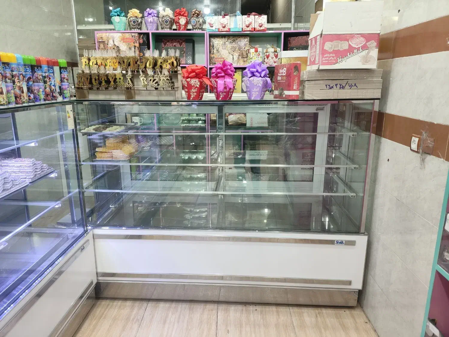 یخچال ویترین قنادی شیلا|فروشگاه و مغازه|مبارکه, |دیوار