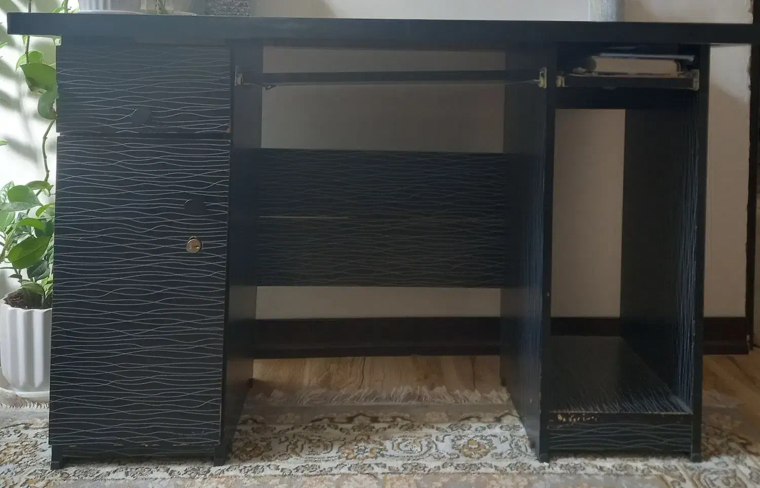 میزکامپیوتر ودراور اینه ریلی در حدنوتمیزوسالم|میز تحریر و کامپیوتر|گرمسار, |دیوار