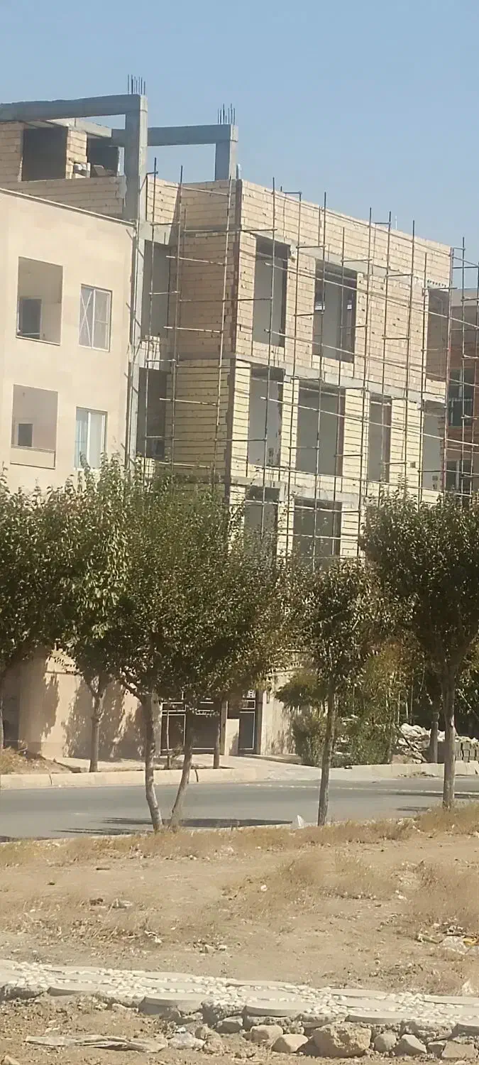 نیاز به کارگر ساختمانی جوان و چابک، کار دائم|استخدام معماری، عمران و ساختمانی|کرج, کیانمهر|دیوار