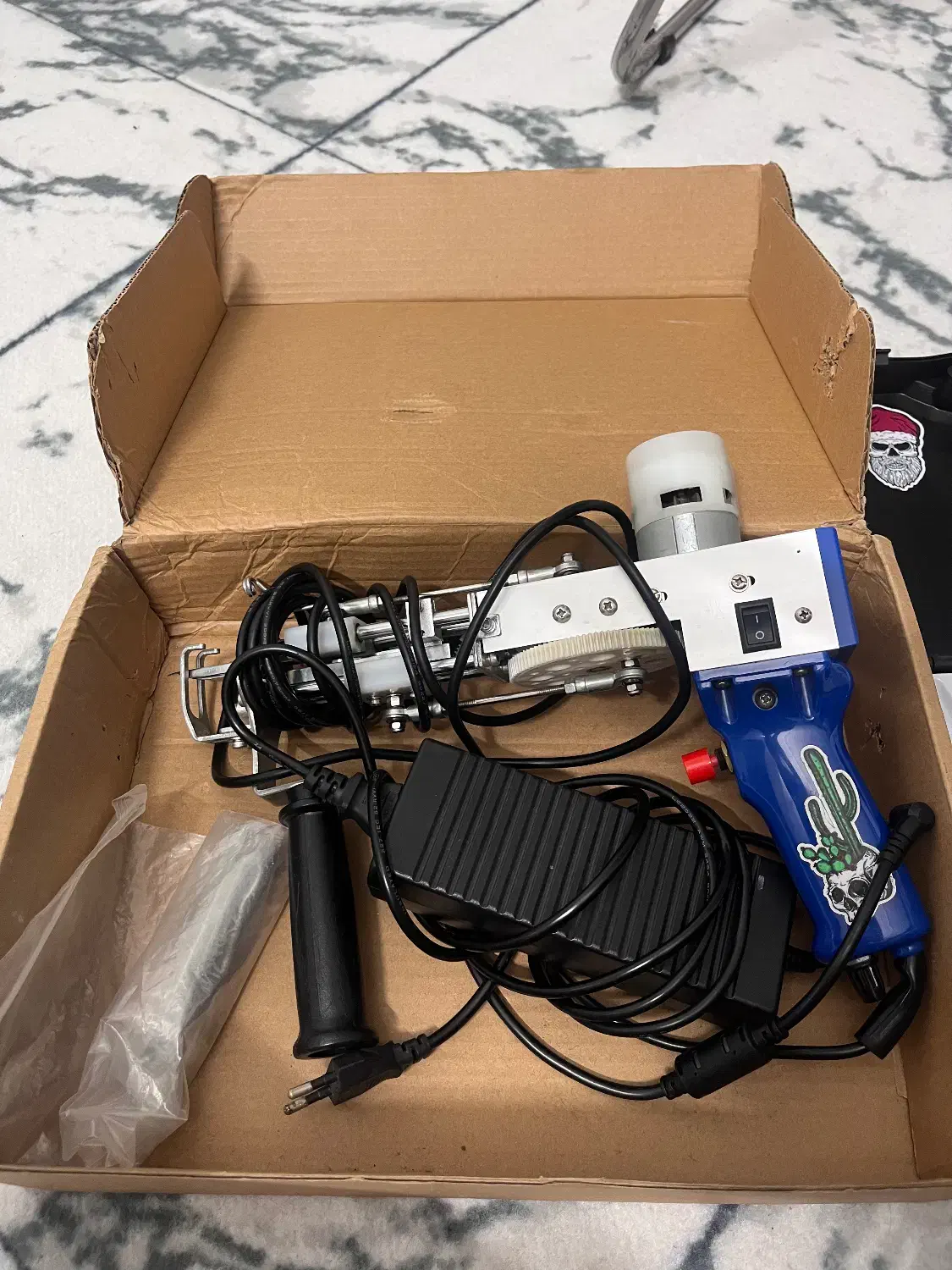 گان تافتینگ یا تفنگ بافت|چرخ خیاطی و ریسندگی|آمل, |دیوار