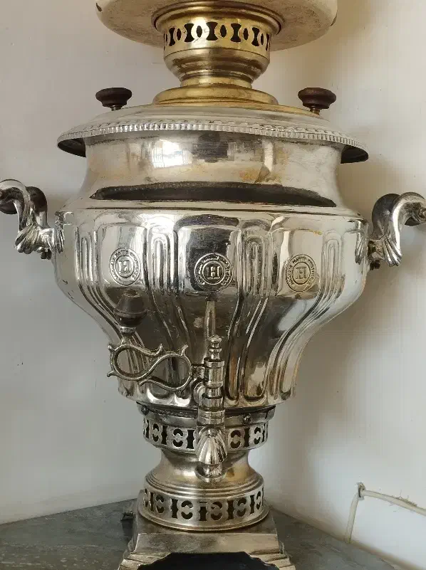 سماور ذغالی بزرگ|کلکسیون اشیاء عتیقه|کاشان, فاز ۲ ناجی آباد|دیوار