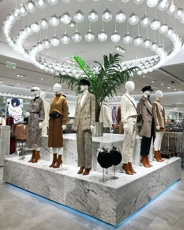 استخدام خانم فروشنده حرفه ای برای فروشگاه پوشاک|استخدام بازاریابی و فروش|فولادشهر, C5|دیوار