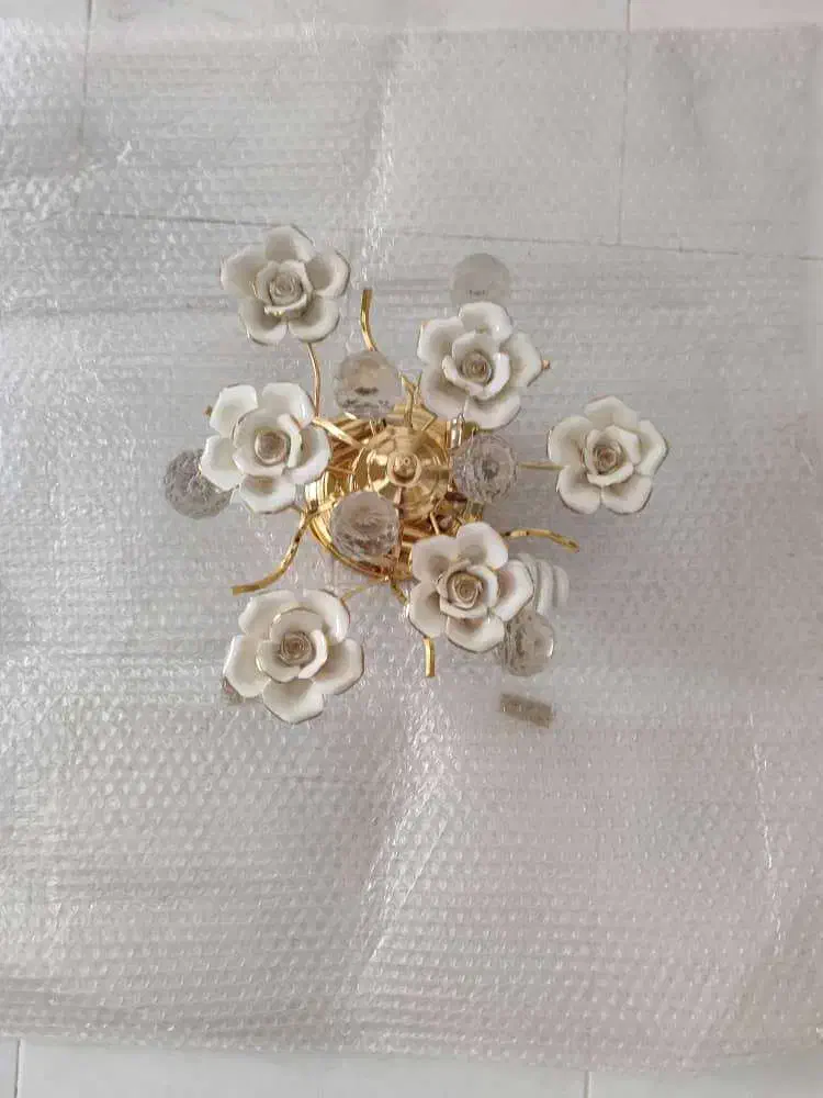 لوستر سقفی سفید طلایی|لوستر و چراغ آویز|پردیس, فاز ۱۱|دیوار