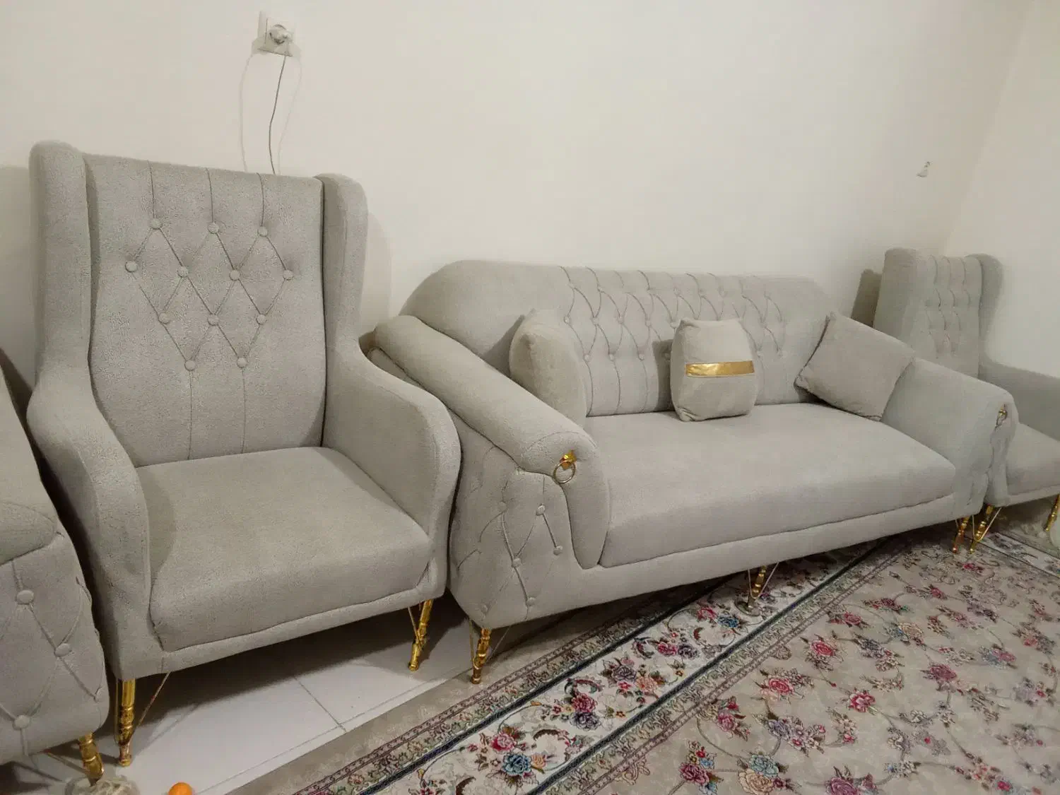 فقط معاوضه با چستر رنگ تیره  نونو هستن|مبلمان خانگی و میز عسلی|قرچک, شهرک طلائیه|دیوار