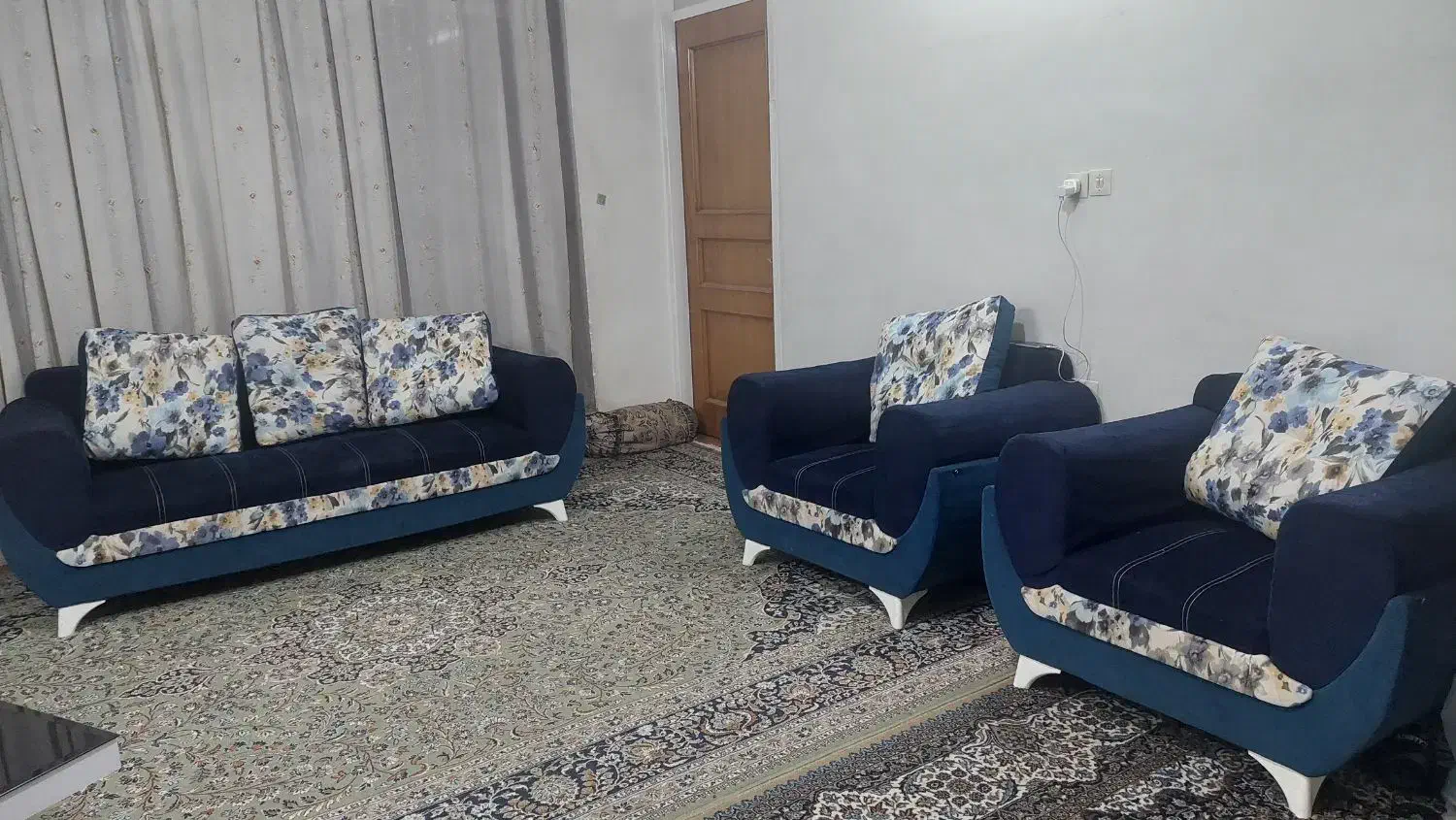 فروش مبل در حد نو|مبلمان خانگی و میز عسلی|شیراز, لاله|دیوار