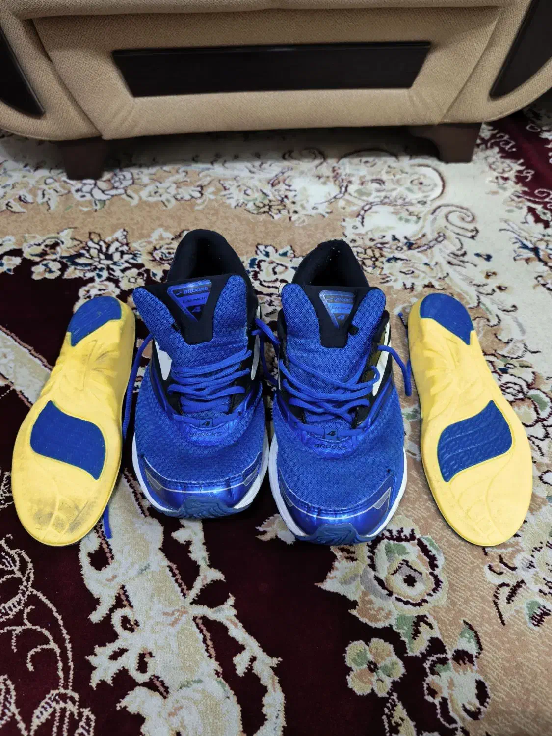 کتونی آبی کربنی بروکس سایز 44/5|کیف، کفش، کمربند|رشت, باهنر|دیوار