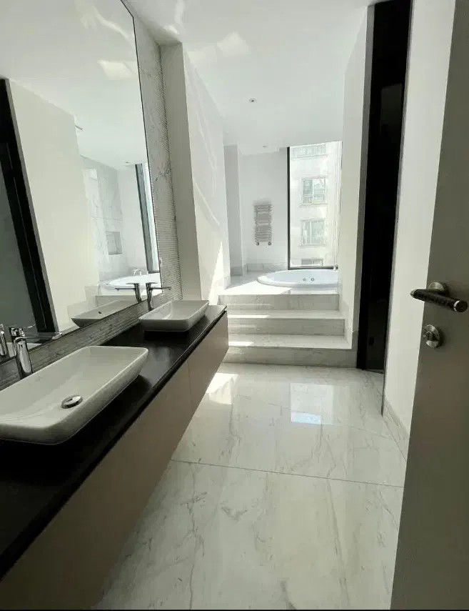 آپارتمان ۱۱۹ متر مدرن کلید نخورده / فول مشاعات