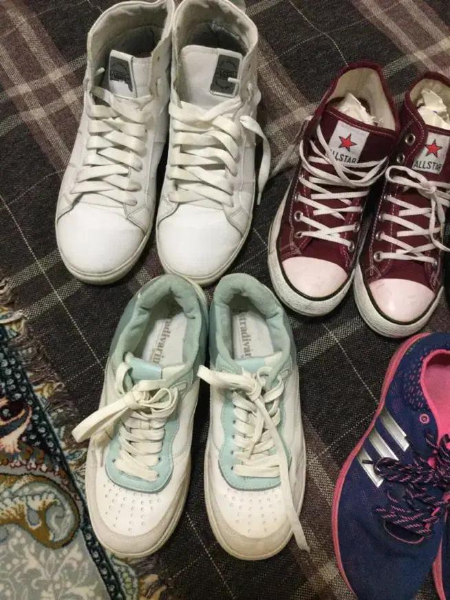 تعدادی کفش|کیف، کفش، کمربند|تهران, امانیه|دیوار