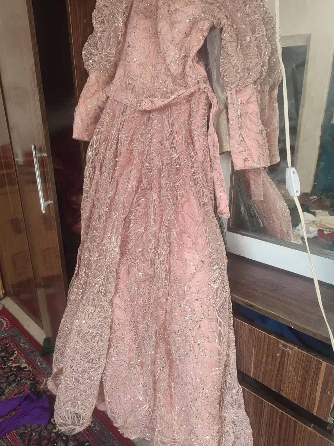 مجلسی شیک|لباس|تربت جام, بوستان وحدت|دیوار